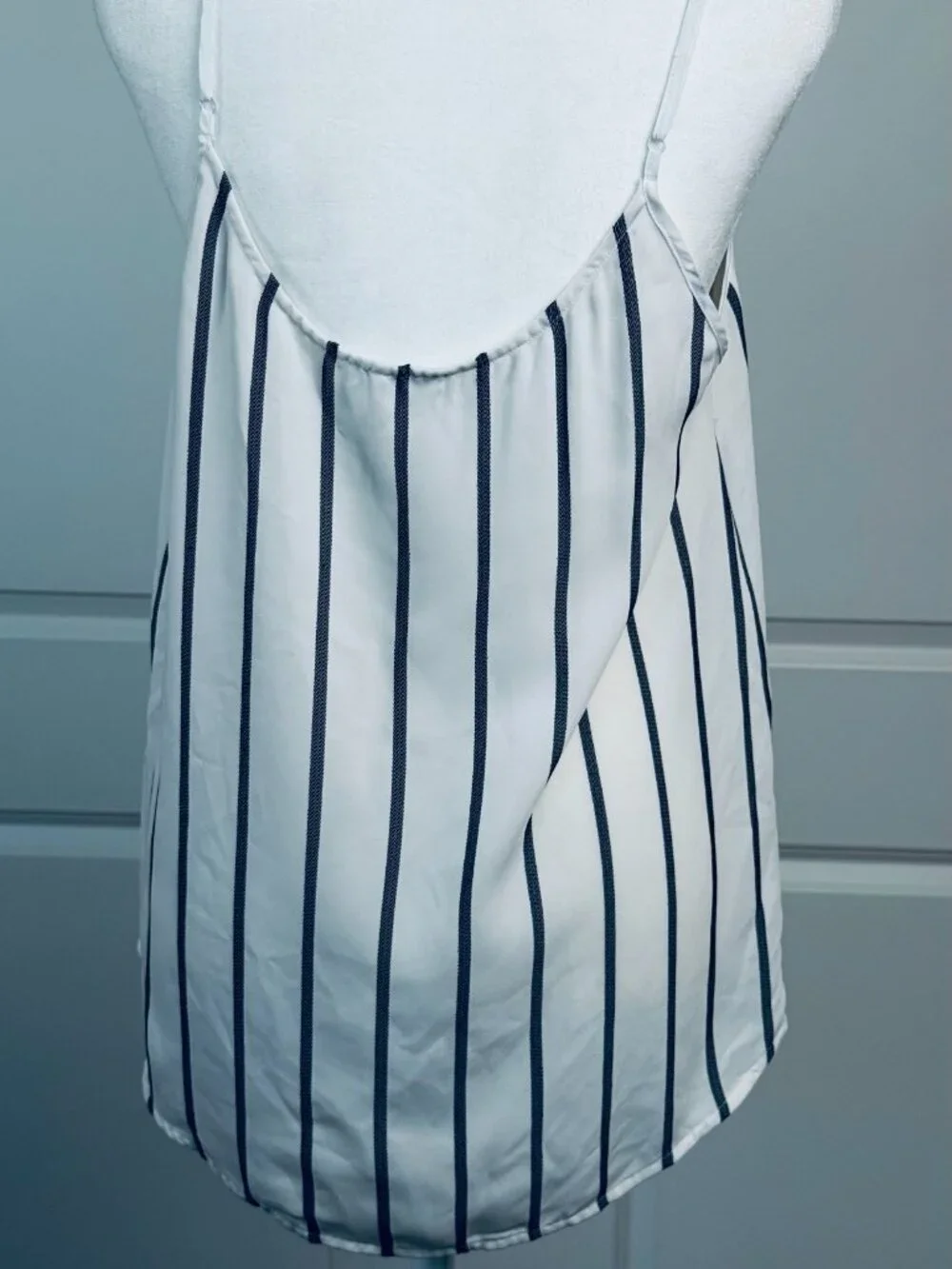 ARITZIA BABATON Everly Camisole, White and Navy Blue Striped Women's Size Med - Picture 4 of 6